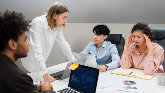 Cara Mengelola Tim Pemasaran untuk Menghadapi Tantangan Digital