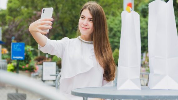 Panduan Lengkap Menerapkan Instagram Shopping: Strategi Meningkatkan Penjualan Produk