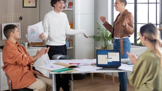 Digital Marketing Manager: Tugas, Kualifikasi, dan Peran Utama dalam Organisasi