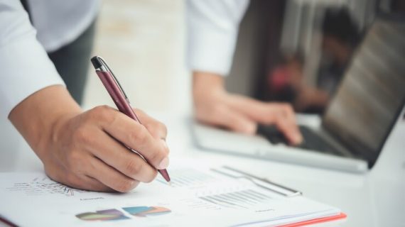 Customer Journey dan Analisis Kompetitif: Belajar dari Kinerja Pesaing Anda