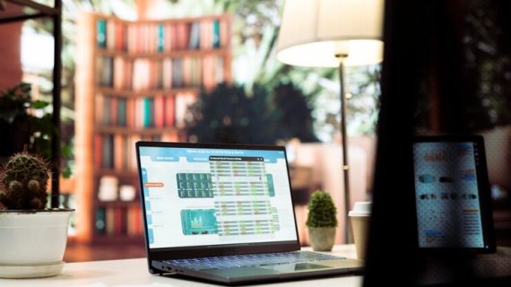 Menggunakan Alat Analytics untuk Memantau Kinerja Media Sosial Properti