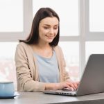 Menanggapi Komentar dan Pesan dengan Cepat: Kunci Sukses Customer Service di Facebook