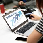 Strategi Digital Marketing untuk Menarik dan Menjaga Pelanggan Bisnis