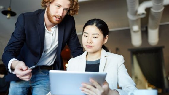Mengapa Digital Marketing Specialist Penting untuk Bisnis Anda?