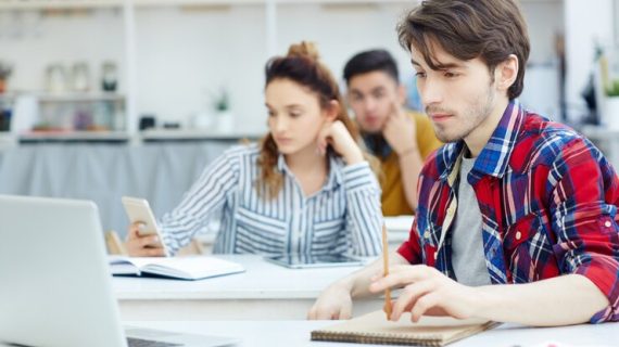 Menggunakan Big Data untuk Memperbaiki Pengelolaan Rantai Pasokan