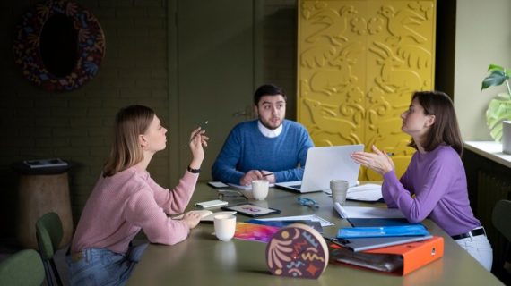 Cara Mengelola Tim Pemasaran Jarak Jauh