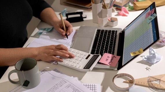 Mengelola Kampanye Digital Marketing di Platform yang Berbeda