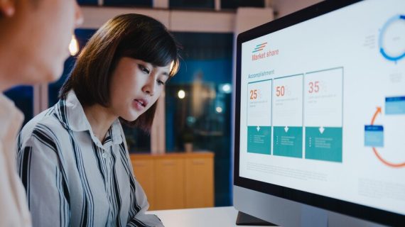 Analisis Sentimen Menggunakan Big Data untuk Pemasaran yang Efektif