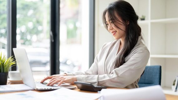 Cara Memanfaatkan Media Sosial dalam Riset Pasar: Memperoleh Wawasan dari Ulasan Pelanggan