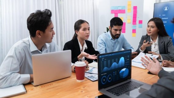 Cara Menerapkan Strategi Growth Hacking di Perusahaan Anda