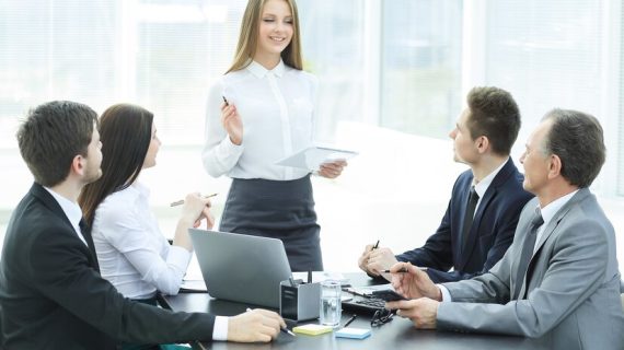 Database Pelanggan dalam E-commerce: Apa yang Perlu Diketahui?
