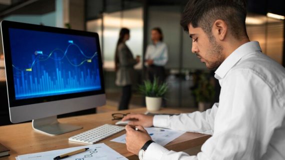 Kombinasi Analisis SWOT dan Balanced Scorecard untuk Perencanaan Strategis