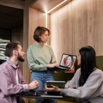 Membangun Citra Merek yang Positif melalui Corporate Social Responsibility (CSR)