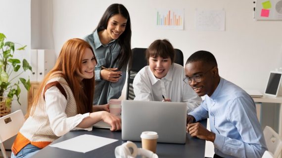 Mengapa Penting untuk Mengintegrasikan Offline dan Online Marketing dengan Digital Marketing Agency?