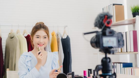 Menggunakan Merchandise untuk Meningkatkan Pendapatan dari YouTube