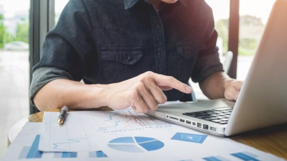 Penggunaan CRM dalam Mengelola MQL dan SQL Secara Efektif