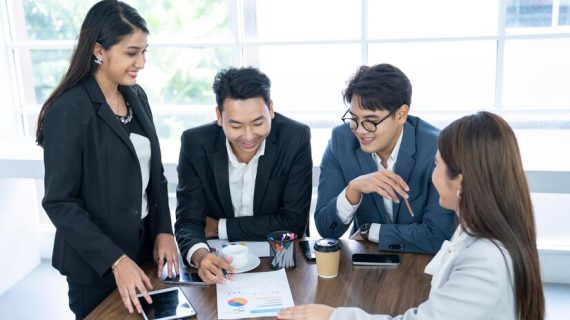 Perbedaan Antara Database Pelanggan dan Daftar Email: Panduan Lengkap