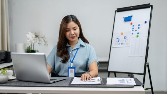 Bagaimana Menggunakan Alat Digital untuk Evaluasi dan Kontrol Pemasaran
