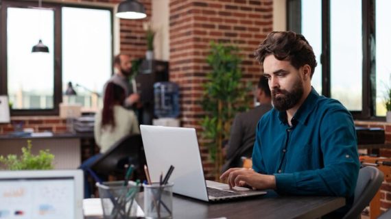 Cara Jasa SEO Membantu Meningkatkan Peringkat di SERP dan Trafik Website