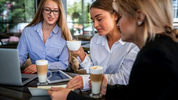 Digital Marketer: Membangun Hubungan dengan Klien