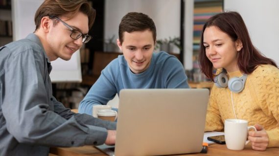 Membangun Otoritas Domain yang Disukai Algoritma SEO