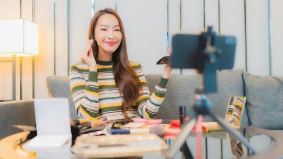 Menggunakan Influencer dalam Meningkatkan Konversi Sales Funnel Anda