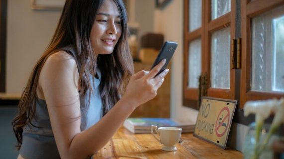 Menggunakan Social Media Marketing untuk Meningkatkan Engagement Pelanggan