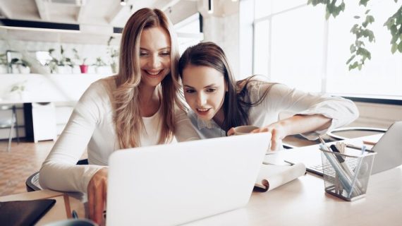 SWOT dan Pemantauan Kinerja: Menciptakan KPI yang Relevan dalam Strategi Bisnis