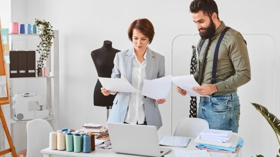 Strategi Pemasaran dan Inovasi: Mengembangkan Rencana untuk Keunggulan Kompetitif