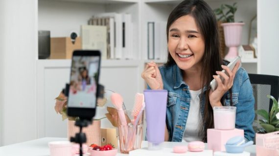 TikTok Marketing vs. Platform Lain: Mengapa TikTok Istimewa?