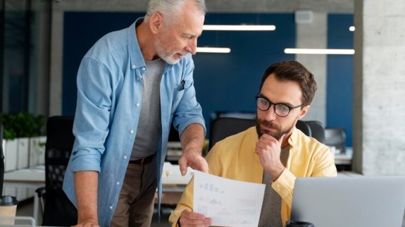 Analisis SWOT untuk Meningkatkan Keunggulan Kompetitif dalam Pemasaran