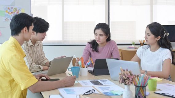 Big Data dan Analisis Biaya: Meningkatkan Efisiensi Keuangan Perusahaan