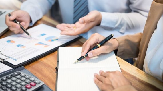 Cara Menggunakan Data Analitik untuk Meningkatkan Penjualan E-commerce