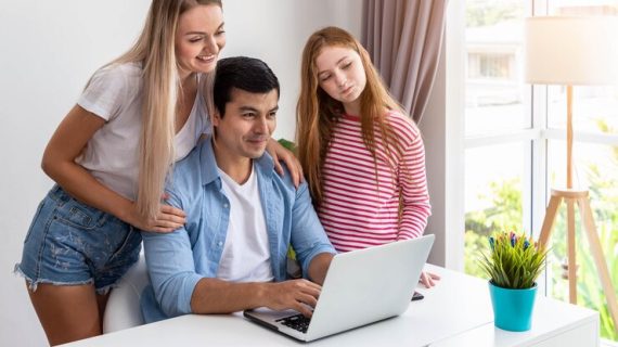 Cara Menggunakan Google Trends untuk Meningkatkan Efektivitas SEM