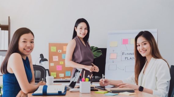 Cara Menggunakan Warna untuk Meningkatkan Konversi di Landing Page Anda