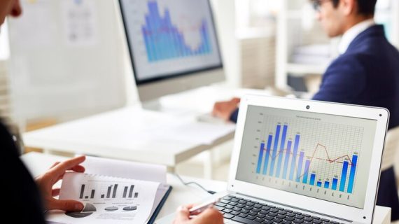 Mana yang Lebih Baik, Penjualan atau Pemasaran Digital? Memahami Peran Kritis Keduanya dalam Kesuksesan Bisnis