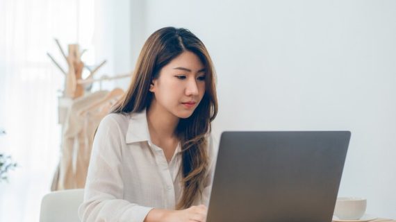 Menggunakan Ulasan untuk Meningkatkan Produk dan Layanan di Era Digital