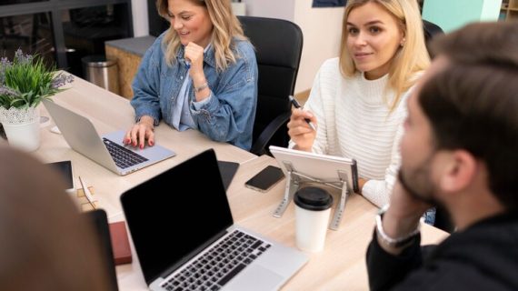Pemasaran Digital untuk Bisnis Retail: Cara Menghadapi Persaingan Ketat