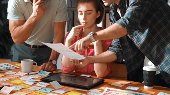 Strategi Pemasaran Digital: Pengertian, Panduan Lengkap untuk Keberhasilan Bisnis Online