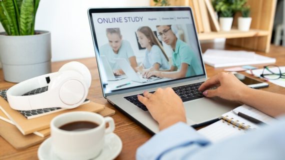 Keuntungan Menggunakan E-commerce untuk Bisnis Anda