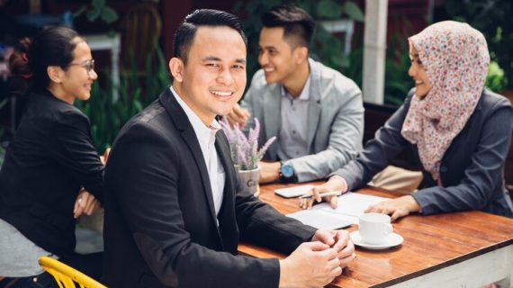 Peluang Kerja Bisnis Digital: Memanfaatkan Gelombang Transformasi Digital untuk Karier Anda